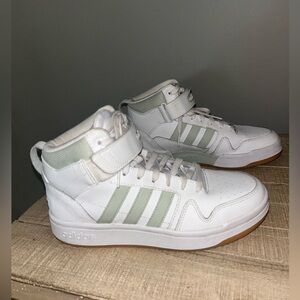 Women’s Adidas high top sneaker